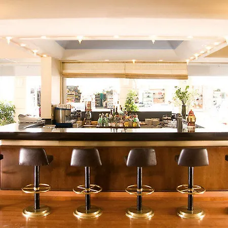 호텔 Western Plaza