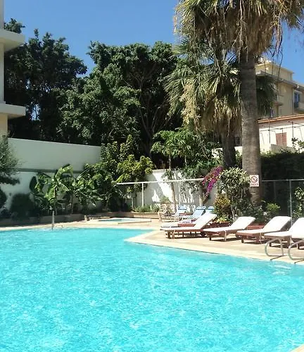 Western Plaza 4*