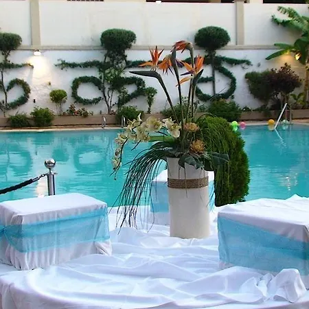 فندق Western Plaza 4*