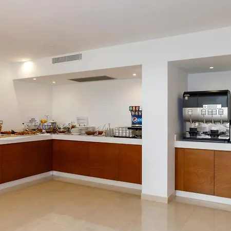 Western Plaza Szálloda