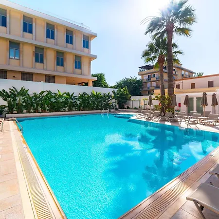 Szálloda Western Plaza 4*