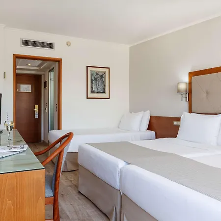 Western Plaza Hotel 4*