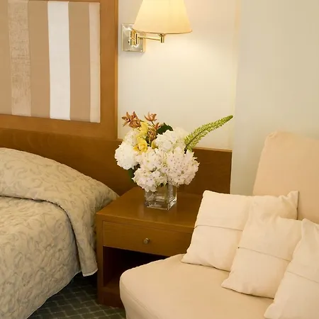 Western Plaza Szálloda