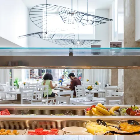 Hotel Western Plaza 4*