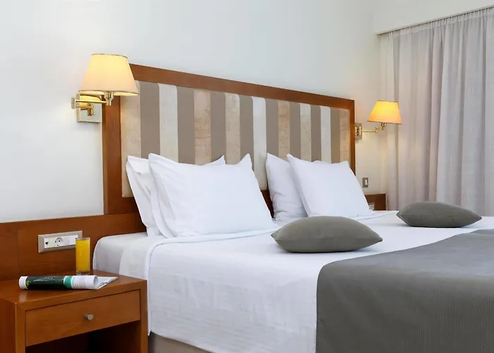 호텔 Western Plaza 4*