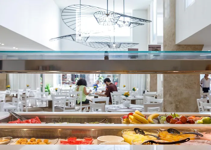 Hotel Western Plaza 4*