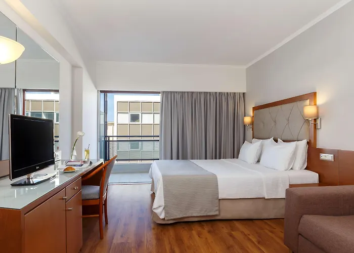 Western Plaza Otel 4*