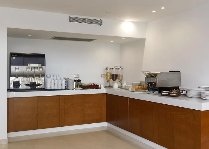 Otel Western Plaza 4*
